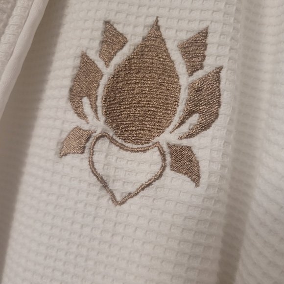 Luxury Robe  / Hotel Collection By Mascioni (BEAUTIFUL) - Picture 5 of 13